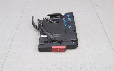 Клемма аккумулятора плюс