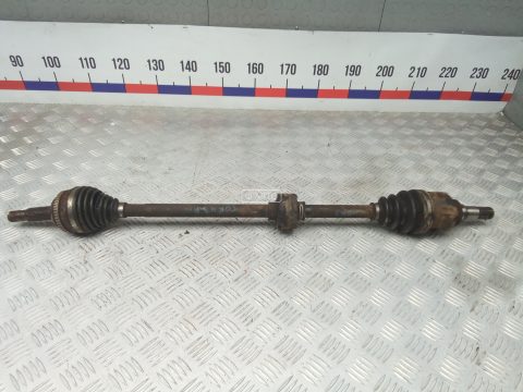 Привод передний правый