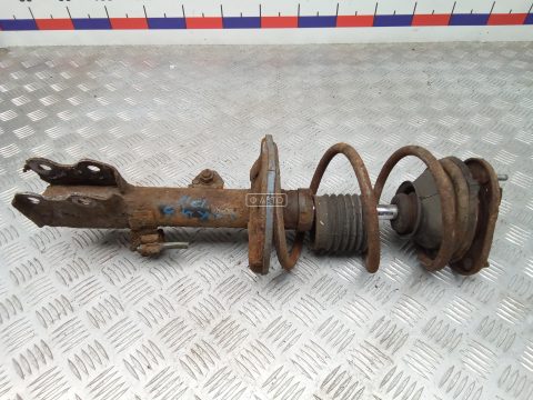 Стойка передняя правая