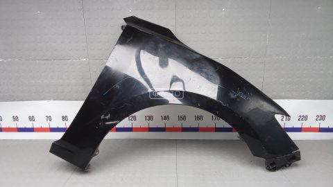 Крыло переднее правое