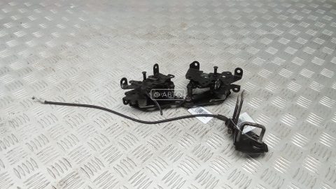 Замок капота