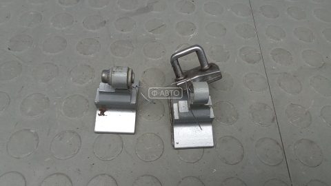 Петля передняя правая