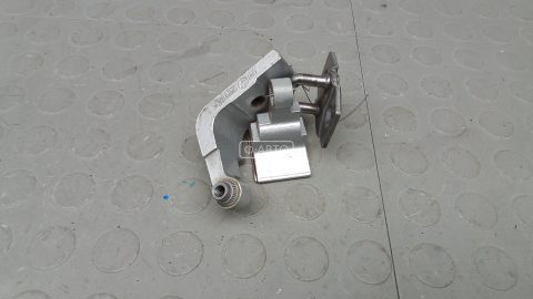 Петля двери задней правой