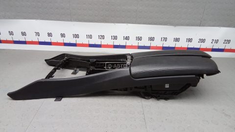 Подлокотник центральный