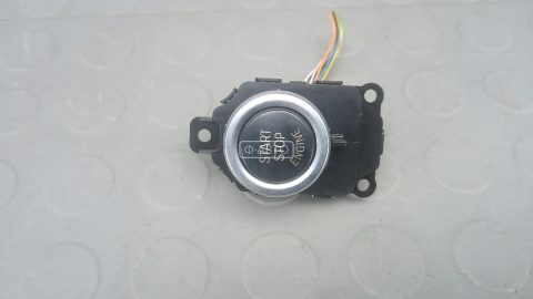 Кнопка запуска двигателя