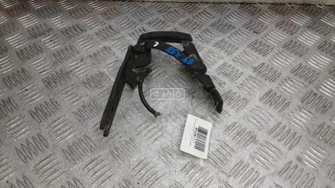 Петля капота