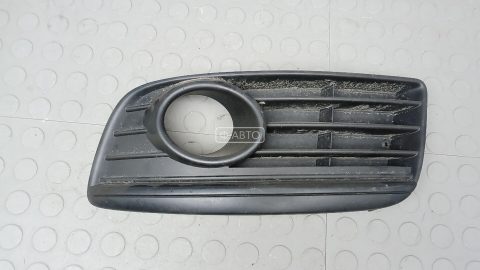 Решетка бампера передняя