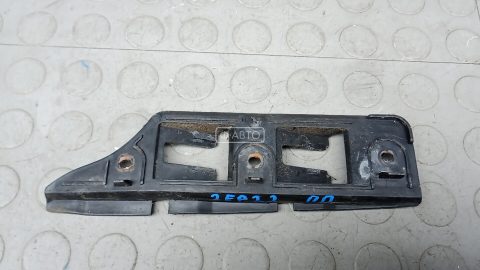 Крепление бампера переднее