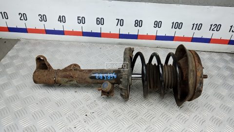 Стойка передняя правая