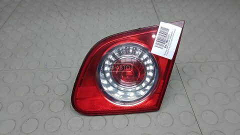 Фонарь правый крышки багажника