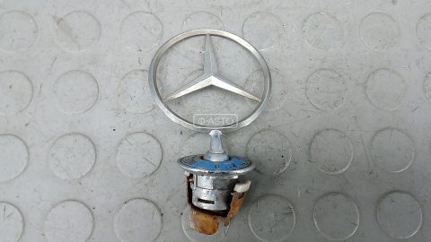 Значок на капот