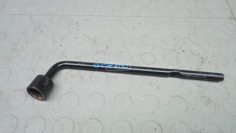 Ключ колесный