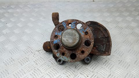 Ступица передняя левая