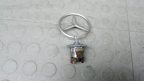 Значок на капот