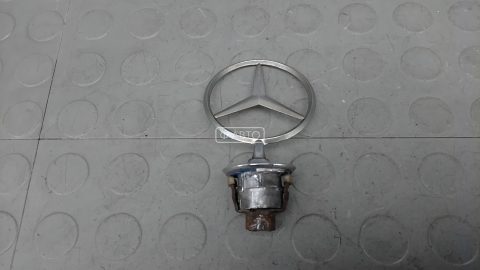 Значок на капот