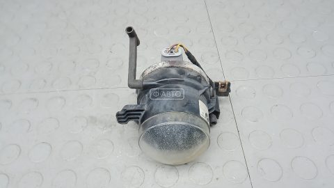 Фара галогенная правая передняя