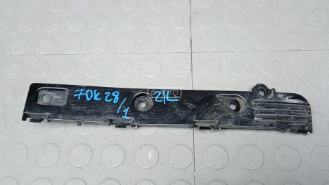 Крепление бампера заднее