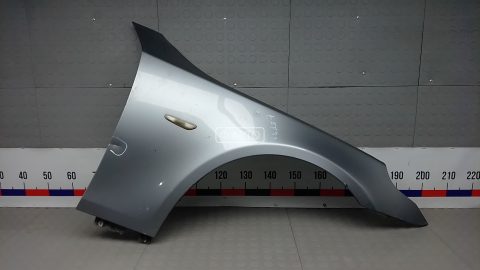 Крыло переднее правое