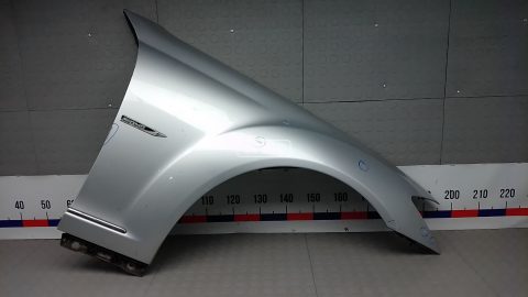 Крыло переднее правое