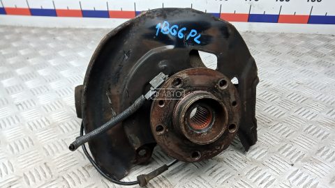 Ступица передняя левая