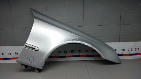 Крыло переднее правое