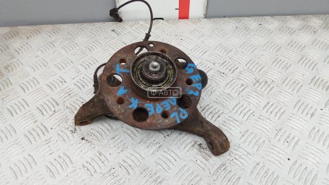 Ступица передняя левая