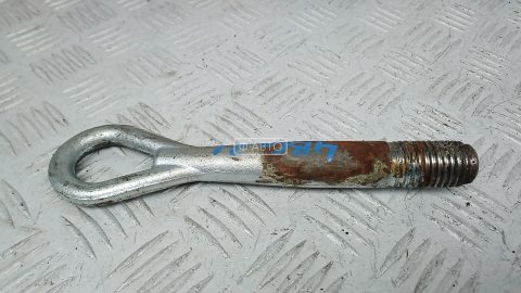 Крюк буксировочный