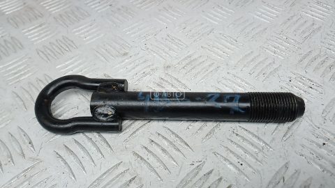 Крюк буксировочный