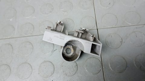 Крепление бампера заднее