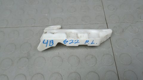 Крепление бампера переднее