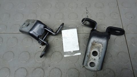 Петля передняя правая