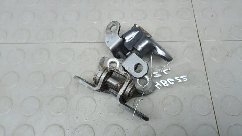 Петля двери задней левой