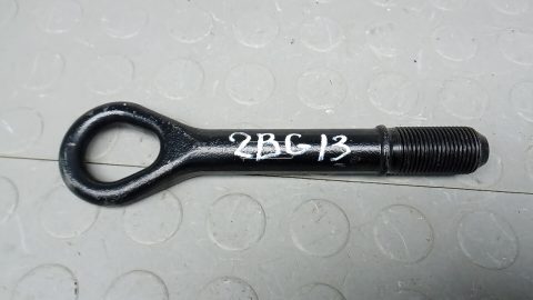 Крюк буксировочный