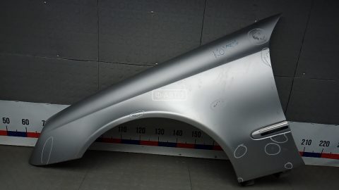 Крыло переднее левое