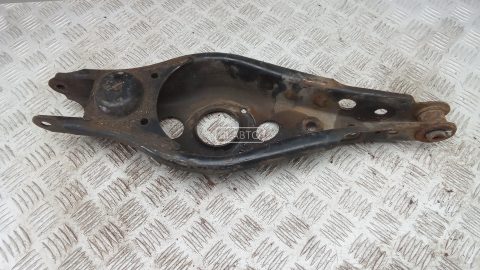 Рычаг задний