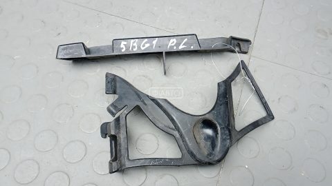 Крепление бампера переднее