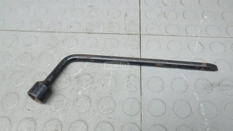 Ключ колесный