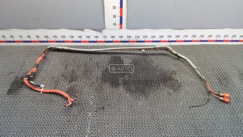 Клемма аккумулятора плюс