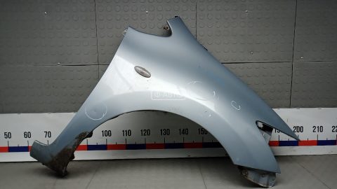 Крыло переднее правое