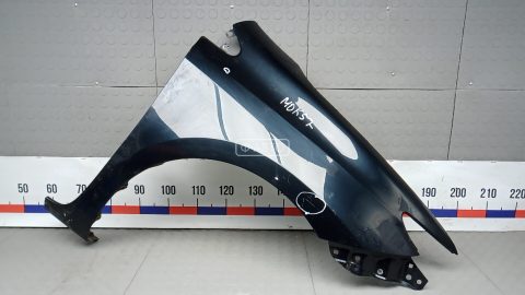 Крыло переднее правое