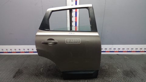 Дверь задняя правая