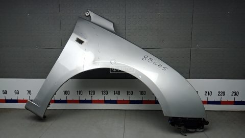 Крыло переднее правое