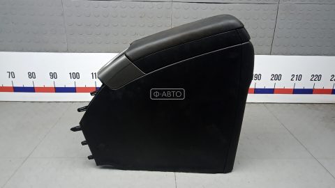 Подлокотник центральный