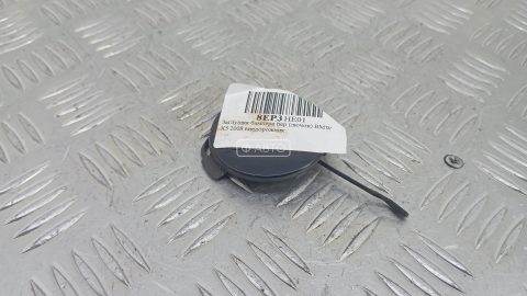 Заглушка бампера передняя (лючок)