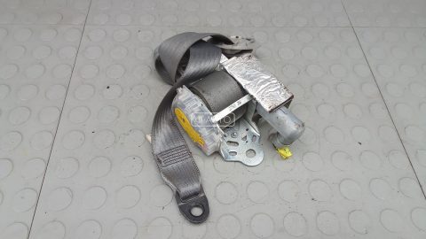 Ремень безопасности с пиропатроном сиденья переднего