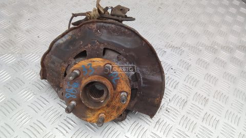 Ступица передняя левая