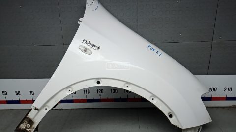 Крыло переднее правое