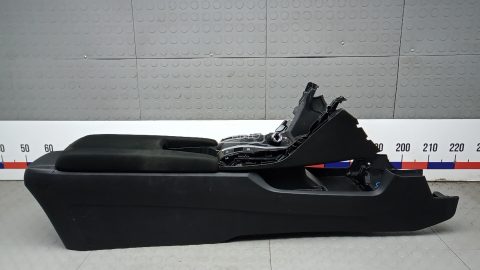 Подлокотник центральный