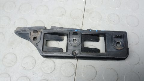 Крепление бампера переднее