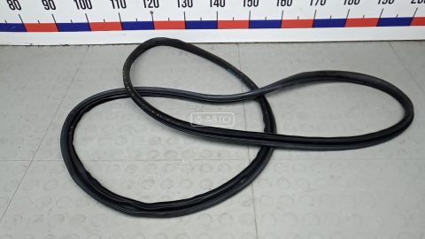 Уплотнитель двери передней правой